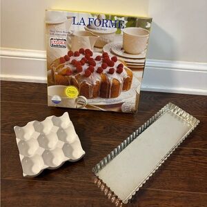 Ceramic Egg Holder w/2 Bakeware Favorites!